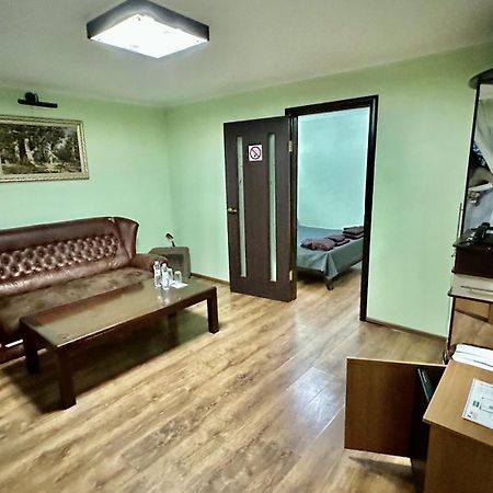 Petrovskyi Brovar Brovary Esterno foto