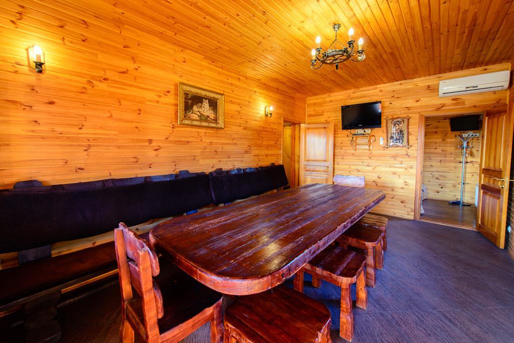 Petrovskyi Brovar Brovary Esterno foto